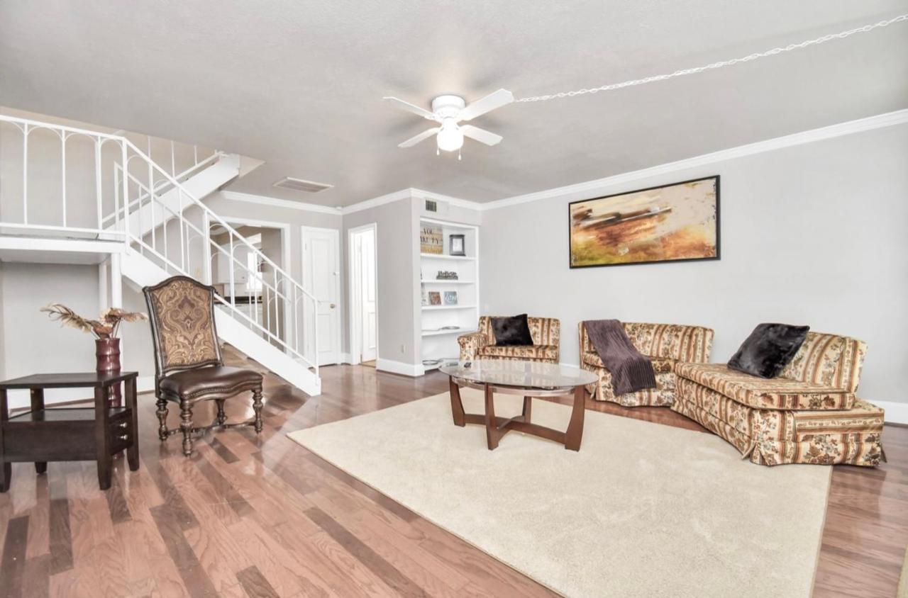 Stunning Private Room In Town Home Хьюстон Экстерьер фото