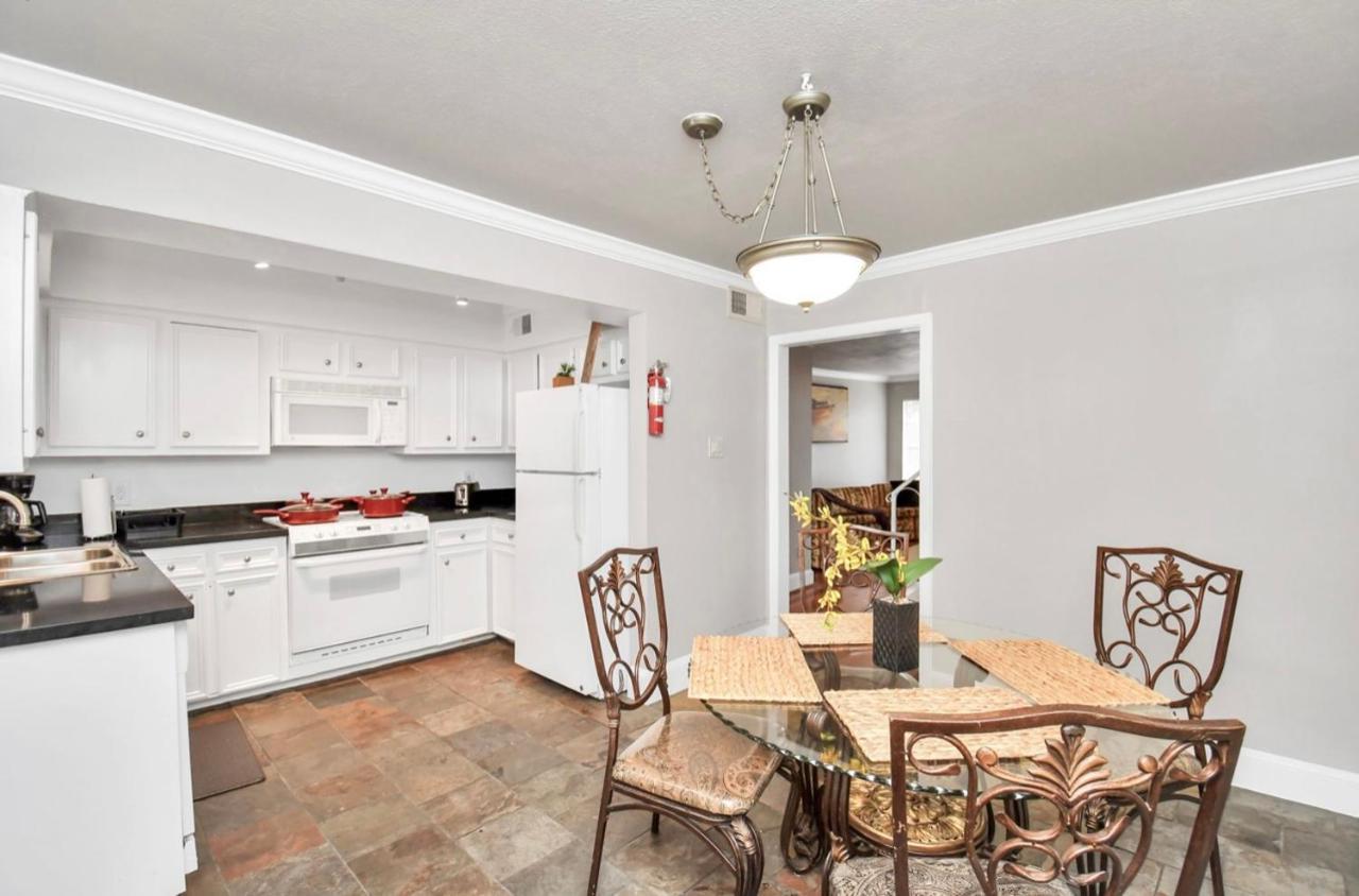 Stunning Private Room In Town Home Хьюстон Экстерьер фото